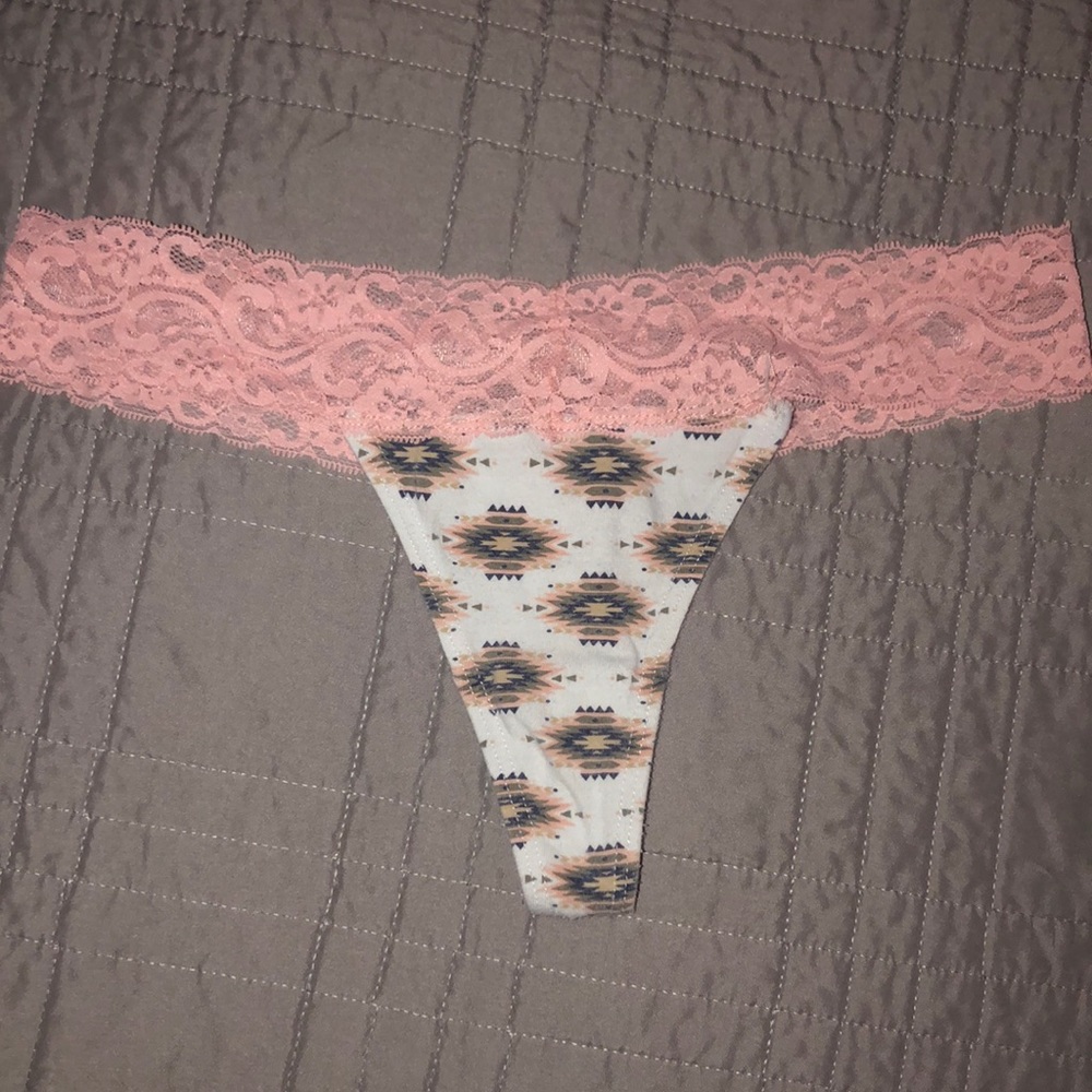 Women’s thongs 3/15 5/$20